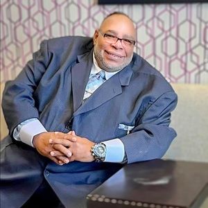 Meet your Posher, Pastor jose